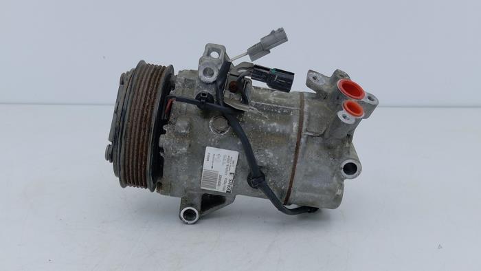 Gebruikte Pomp Airco Renault Arkana (RJLL) 1.3 TCe 140 16V Prijs € 295,00 Margeregeling aangeboden door Automaterialen Ronald Morien B.V.