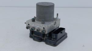 Gebruikte ABS Pomp Renault Arkana (RJLL) 1.3 TCe 140 16V Prijs € 295,00 Margeregeling aangeboden door Automaterialen Ronald Morien B.V.