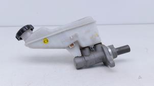 Gebruikte Hoofdremcilinder Kia Ceed Sportswagon (CDF) 1.4 T-GDI 16V Prijs € 65,00 Margeregeling aangeboden door Automaterialen Ronald Morien B.V.