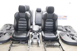 Gebruikte Interieur Bekledingsset Porsche Cayenne II (92A) 3.0 D V6 24V Prijs € 1.250,00 Margeregeling aangeboden door Automaterialen Ronald Morien B.V.