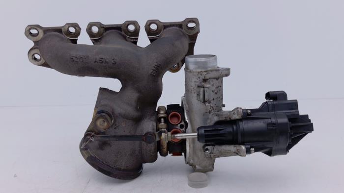 Turbo van een BMW M4 (F83) 3.0 24V TwinPower Turbo 2016