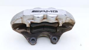 Gebruikte Remklauw (Tang) links-achter Mercedes C-Klasse AMG (W204) 6.2 C-63 AMG V8 32V Prijs € 295,00 Margeregeling aangeboden door Automaterialen Ronald Morien B.V.