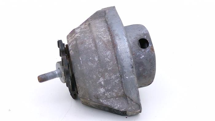 Gebruikte Motorrubber BMW M6 (E64) 5.0 V10 40V Prijs € 35,00 Margeregeling aangeboden door Automaterialen Ronald Morien B.V.