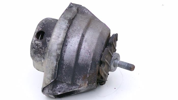 Gebruikte Motorrubber BMW M6 (E64) 5.0 V10 40V Prijs € 35,00 Margeregeling aangeboden door Automaterialen Ronald Morien B.V.