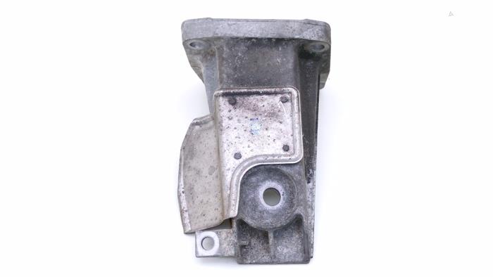 Gebruikte Motorrubber BMW M6 (E64) 5.0 V10 40V Prijs € 25,00 Margeregeling aangeboden door Automaterialen Ronald Morien B.V.