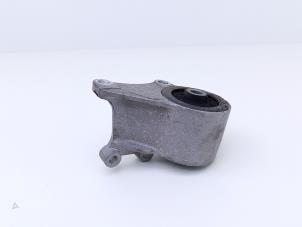 Gebruikte Motorsteun Volkswagen Transporter/Caravelle T4 2.4 D Prijs € 25,00 Margeregeling aangeboden door Automaterialen Ronald Morien B.V.