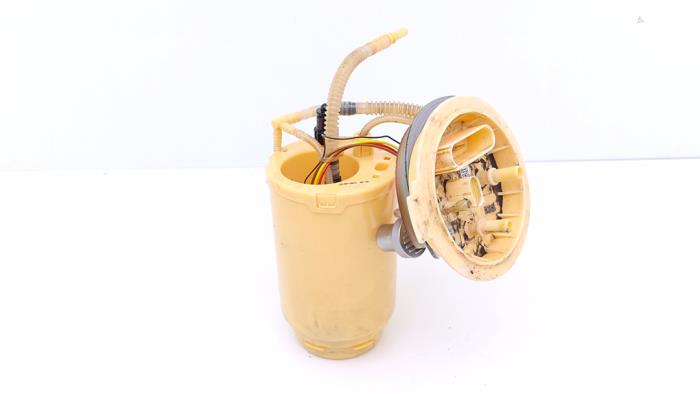 Gebruikte Tank element Pomp Porsche Cayenne II (92A) 3.0 D V6 24V Prijs € 125,00 Margeregeling aangeboden door Automaterialen Ronald Morien B.V.