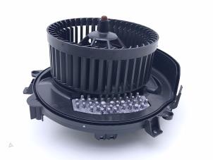 Gebruikte Chaufage Ventilatiemotor Volkswagen Golf VII Variant (AUVV) 1.5 TSI Evo BMT 16V Prijs € 85,00 Margeregeling aangeboden door Automaterialen Ronald Morien B.V.