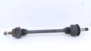 Gebruikte Aandrijfas links-achter Mercedes CLS (C218) 350 CDI BlueEfficiency 3.0 V6 24V Prijs € 40,00 Margeregeling aangeboden door Automaterialen Ronald Morien B.V.