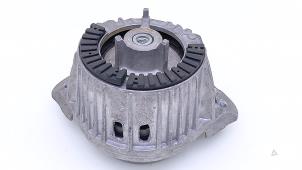 Gebruikte Motorrubber Mercedes CLS (C218) 350 CDI BlueEfficiency 3.0 V6 24V Prijs € 49,00 Margeregeling aangeboden door Automaterialen Ronald Morien B.V.