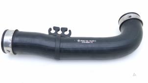 Gebruikte Intercooler Slang Volkswagen Passat Variant (3C5) 1.9 TDI Prijs € 15,00 Margeregeling aangeboden door Automaterialen Ronald Morien B.V.