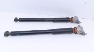 Gebruikte Schokbreker set Mercedes GLA (156.9) 1.6 180 16V Prijs € 48,99 Inclusief btw aangeboden door Automaterialen Ronald Morien B.V.