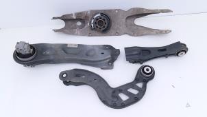 Gebruikte Draagarm set Mercedes GLA (156.9) 1.6 180 16V Prijs € 75,00 Inclusief btw aangeboden door Automaterialen Ronald Morien B.V.