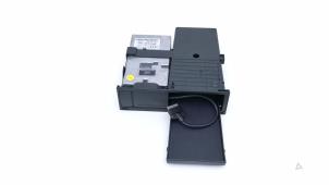 Gebruikte AUX/USB aansluiting Audi RS 3 Sportback (8PA) 2.5 TFSI 20V Quattro Prijs € 125,00 Margeregeling aangeboden door Automaterialen Ronald Morien B.V.