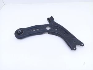 Gebruikte Draagarm rechts-voor Seat Leon ST (5FF) 1.4 TSI ACT 16V Prijs € 59,00 Margeregeling aangeboden door Automaterialen Ronald Morien B.V.