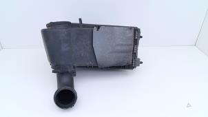 Gebruikte Luchtfilterhuis Porsche Cayenne (9PA) 4.5 S V8 32V Prijs € 49,00 Margeregeling aangeboden door Automaterialen Ronald Morien B.V.