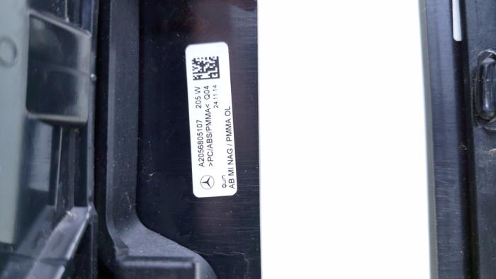 Middenconsoles van een Mercedes-Benz C (W205) C-180 1.6 16V 2015