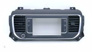 Gebruikte Radiobedienings paneel Peugeot Expert (V1/VA/VB/VE/VF/VT/VY) 1.5 BlueHDi 100 Prijs € 68,99 Inclusief btw aangeboden door Automaterialen Ronald Morien B.V.