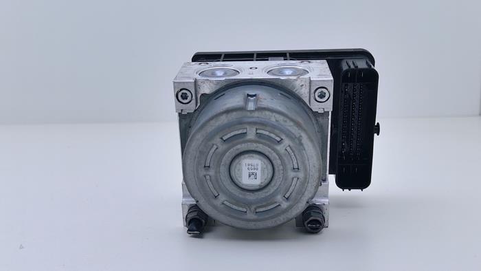 Gebruikte ABS Pomp Volkswagen Golf VII (AUA) 1.4 GTE 16V Prijs € 95,00 Margeregeling aangeboden door Automaterialen Ronald Morien B.V.