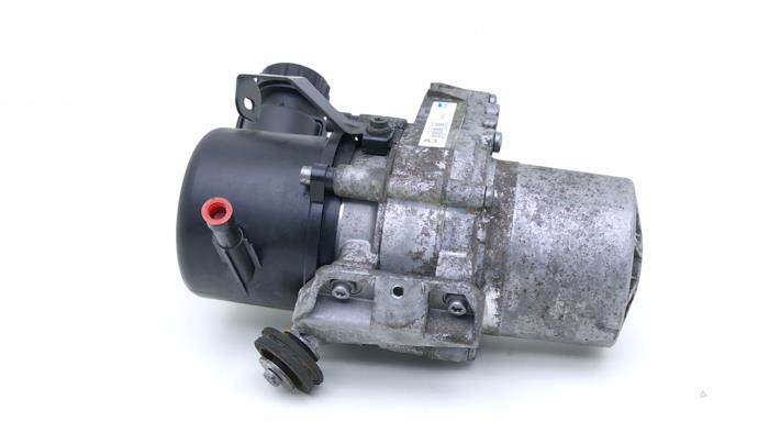 Stuurbekrachtiging Pomp van een Peugeot 508 SW (8E/8U) 1.6 BlueHDI 120 2016