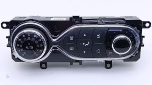 Gebruikte Kachel Schakelaar Renault Captur (2R) 1.2 TCE 16V EDC Prijs € 65,00 Margeregeling aangeboden door Automaterialen Ronald Morien B.V.