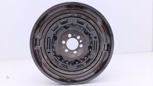 Gebruikte Dubbele massa vliegwiel Renault Captur (2R) 1.2 TCE 16V EDC Prijs € 165,00 Margeregeling aangeboden door Automaterialen Ronald Morien B.V.