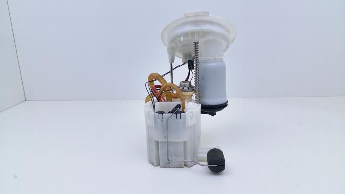 Gebruikte Tank element Pomp BMW M4 (F82) M4 3.0 24V TwinPower Turbo Prijs € 75,00 Margeregeling aangeboden door Automaterialen Ronald Morien B.V.