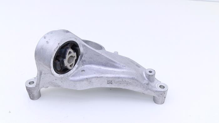 Gebruikte Motorrubber Tesla Model Y (5YJY) RWD Prijs € 45,00 Inclusief btw aangeboden door Automaterialen Ronald Morien B.V.