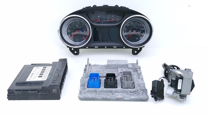 Gebruikte Kontaktslot + computer Opel Astra K 1.6 SIDI Eco Turbo 16V Prijs € 395,00 Inclusief btw aangeboden door Automaterialen Ronald Morien B.V.