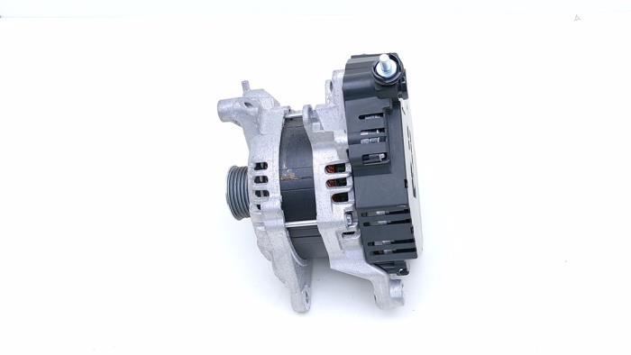 Dynamo van een Mazda CX-30 (DM) 2.0 e-SkyActiv-G 122 16V 2023