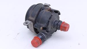 Gebruikte Extra waterpomp BMW M4 (F82) M4 3.0 24V TwinPower Turbo Prijs € 39,00 Margeregeling aangeboden door Automaterialen Ronald Morien B.V.