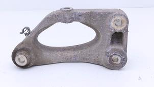 Gebruikte Cardan steun BMW M4 (F82) M4 3.0 24V TwinPower Turbo Prijs € 40,00 Margeregeling aangeboden door Automaterialen Ronald Morien B.V.