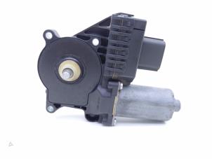 Gebruikte Portierruitmotor Ford Mondeo III Wagon 1.8 16V Prijs € 35,00 Margeregeling aangeboden door Automaterialen Ronald Morien B.V.