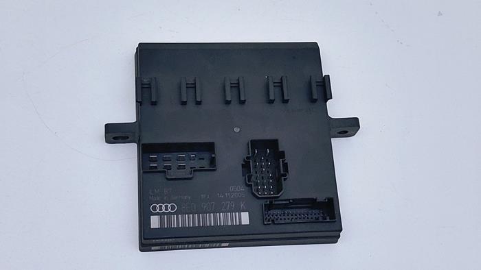 Gebruikte Computer boord Audi A4 Avant (B7) 2.0 TFSI 20V Quattro Prijs € 75,00 Margeregeling aangeboden door Automaterialen Ronald Morien B.V.