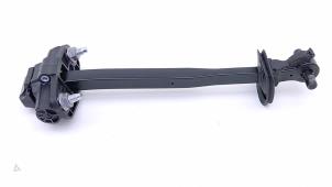 Gebruikte Deurvanger 2Deurs links Volkswagen ID.Buzz Cargo (EBA) 77 kWh Prijs € 29,00 Inclusief btw aangeboden door Automaterialen Ronald Morien B.V.