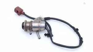 Gebruikte Adblue injector Seat Leon Sportstourer (KLF) 2.0 TDI SCR Prijs € 75,00 Margeregeling aangeboden door Automaterialen Ronald Morien B.V.