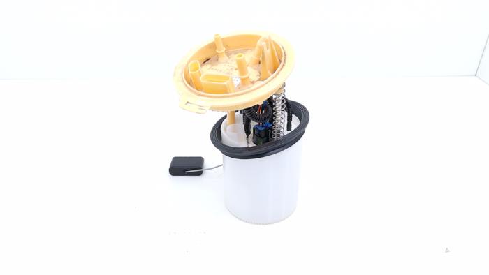 Gebruikte Tank element Pomp Seat Leon Sportstourer (KLF) 2.0 TDI SCR Prijs € 99,00 Margeregeling aangeboden door Automaterialen Ronald Morien B.V.