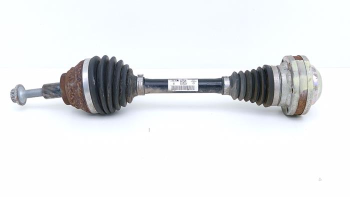 Gebruikte Aandrijfas links-voor Seat Leon Sportstourer (KLF) 2.0 TDI SCR Prijs € 49,00 Margeregeling aangeboden door Automaterialen Ronald Morien B.V.
