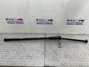 Gebruikte Tussenas Volkswagen Tiguan (CT1) 2.0 TDI 4Motion Prijs € 514,25 Inclusief btw aangeboden door Automaterialen Ronald Morien B.V.