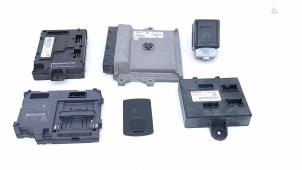 Gebruikte Kontaktslot + computer Renault Clio IV (5R) 0.9 Energy TCE 90 12V Prijs € 175,00 Margeregeling aangeboden door Automaterialen Ronald Morien B.V.