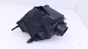Gebruikte Luchtfilterhuis Audi A6 Avant (C6) 2.4 V6 24V Prijs € 49,00 Margeregeling aangeboden door Automaterialen Ronald Morien B.V.