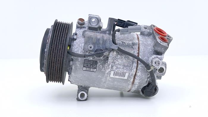 Gebruikte Pomp Airco Nissan Qashqai (J11) 1.3 DIG-T 140 16V Prijs € 149,00 Margeregeling aangeboden door Automaterialen Ronald Morien B.V.