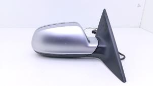Gebruikte Spiegel Buiten links Audi RS 5 (8F7) 4.2 V8 32V Prijs € 195,00 Margeregeling aangeboden door Automaterialen Ronald Morien B.V.
