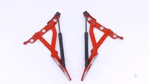 Gebruikte Scharnier Achterklep Audi RS 5 (8F7) 4.2 V8 32V Prijs € 49,00 Margeregeling aangeboden door Automaterialen Ronald Morien B.V.