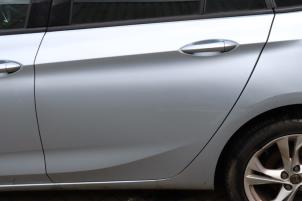 Gebruikte Portier 4Deurs links-achter Opel Astra K Sports Tourer 1.0 Turbo 12V Prijs € 695,00 Margeregeling aangeboden door Automaterialen Ronald Morien B.V.
