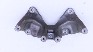 Gebruikte Versnellingsbak Steun BMW M6 (F13) 4.4 V8 32V TwinPower Turbo Prijs € 45,00 Margeregeling aangeboden door Automaterialen Ronald Morien B.V.