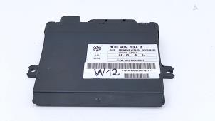Gebruikte Centrale Deurvergrendelings Module Volkswagen Phaeton (3D) 6.0 W12 48V 4Motion Prijs € 295,00 Margeregeling aangeboden door Automaterialen Ronald Morien B.V.