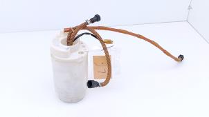 Gebruikte Benzinepomp Porsche Cayenne (9PA) 4.5 S V8 32V Prijs € 145,00 Margeregeling aangeboden door Automaterialen Ronald Morien B.V.