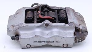 Gebruikte Remklauw (Tang) rechts-achter Porsche Cayenne (9PA) 4.5 S V8 32V Prijs € 195,00 Margeregeling aangeboden door Automaterialen Ronald Morien B.V.