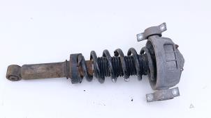 Gebruikte Veerpoot links-achter Porsche Cayenne (9PA) 4.5 S V8 32V Prijs € 175,00 Margeregeling aangeboden door Automaterialen Ronald Morien B.V.